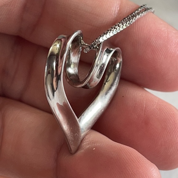Vintage Sterling open heart on a vintage sterling 16” chain with 1.5” extendor - Picture 7 of 11